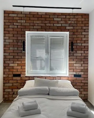 Loft Apartment *